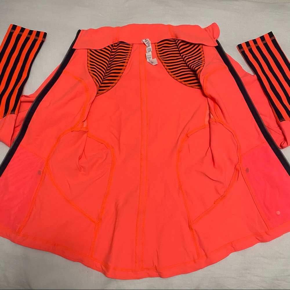 Lululemon Forme Jacket Size 6 Light flare/Inkwell/Stripes - Picture 3 of 15